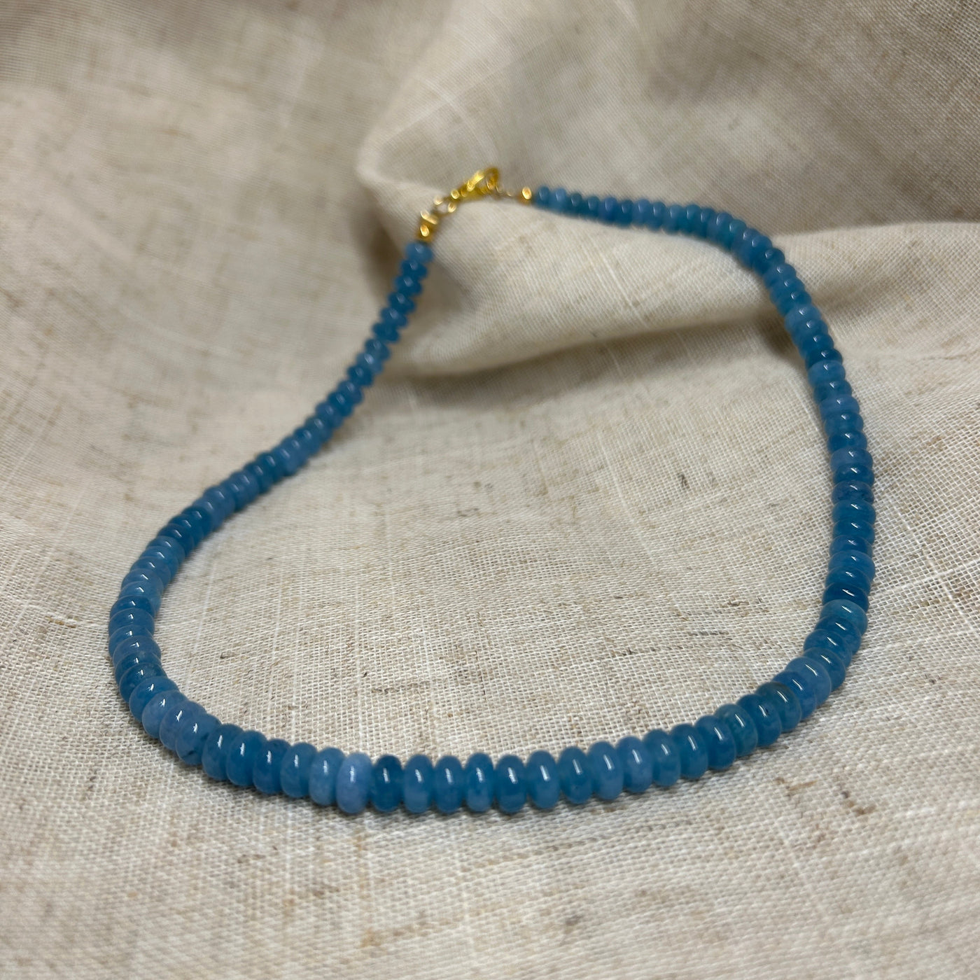 Blue dyed jade rondelle bead necklace