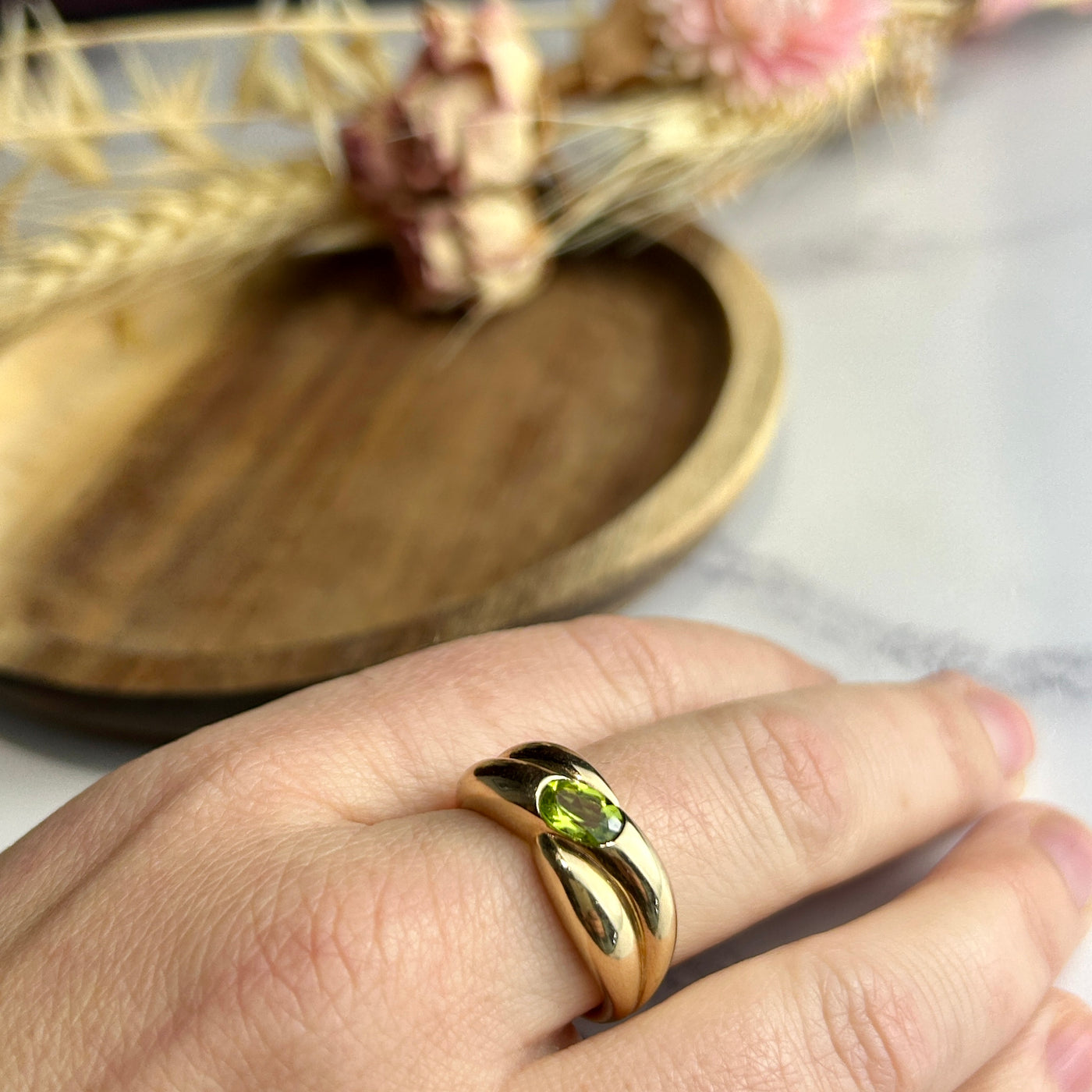 Pre-Loved Peridot and Yellow Gold Ring