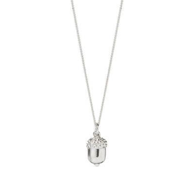 A silver acorn with a polished end and textured top cap with a silver jump ring on a silver curb chain on a white background. The acorn symbolises the Hadrian's Wall Path made by Kirsty Taylor Goldsmiths in Corbridge Northumberland